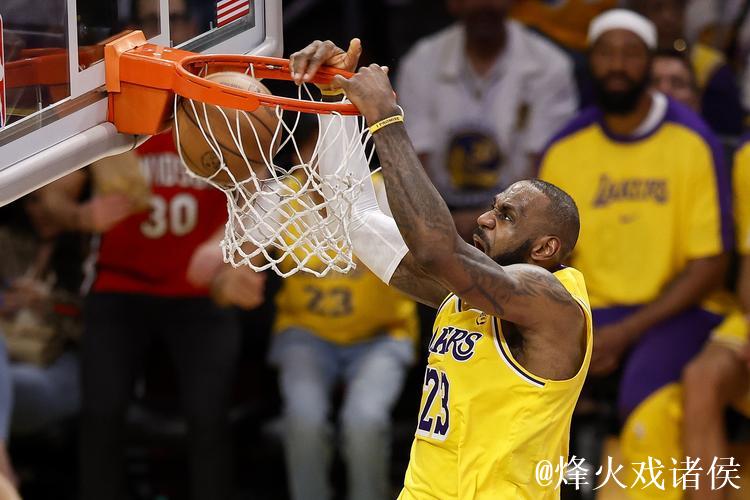 詹姆斯26分助布朗尼首得分 骑士狂胜湖人豪取5连胜